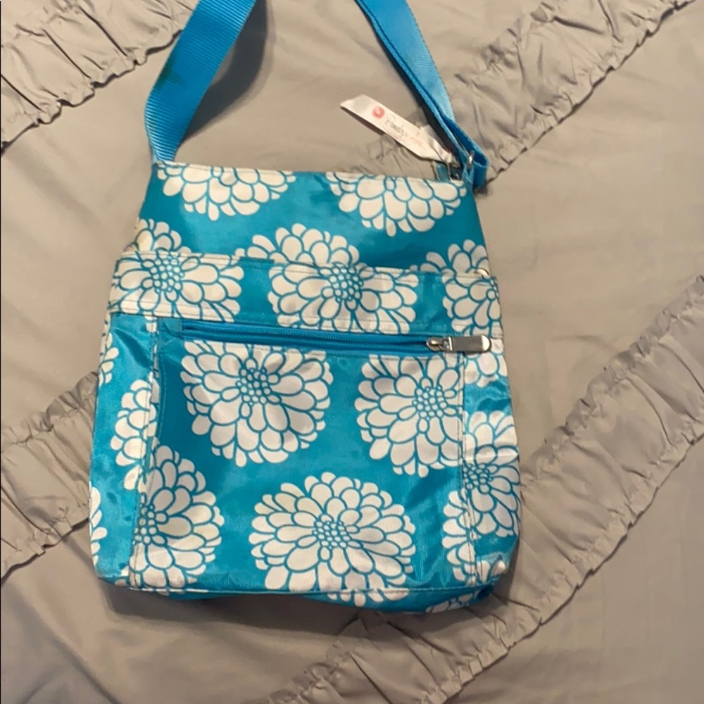 A crossbody bag